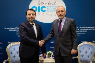 Cancilleres de Siria y Jordania sostienen conversaciones en Estambul