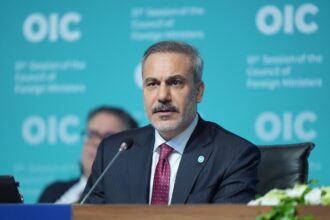 El apoyo al pueblo de Siria es necesario, afirma Canciller turco
