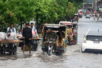 Lluvias monzónicas en Pakistán dejan 104 muertos y 200 heridos