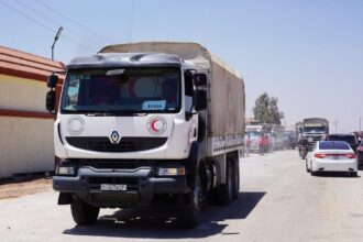 Un convoy de la Media Luna Roja Árabe Siria entra en provincia de Sweida